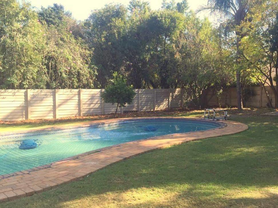 Nouveau Studios Pretoria-Noord Esterno foto